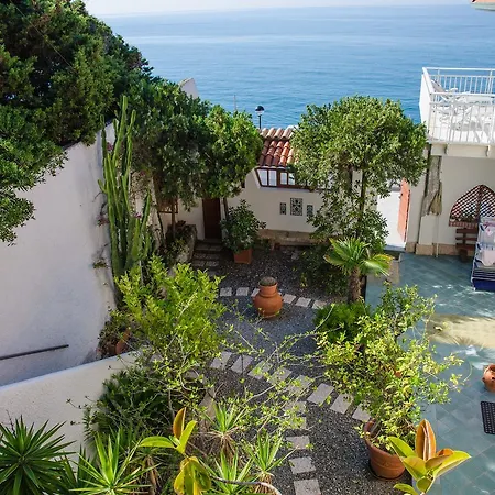 Seaside Holiday - Unique Location Cipressa